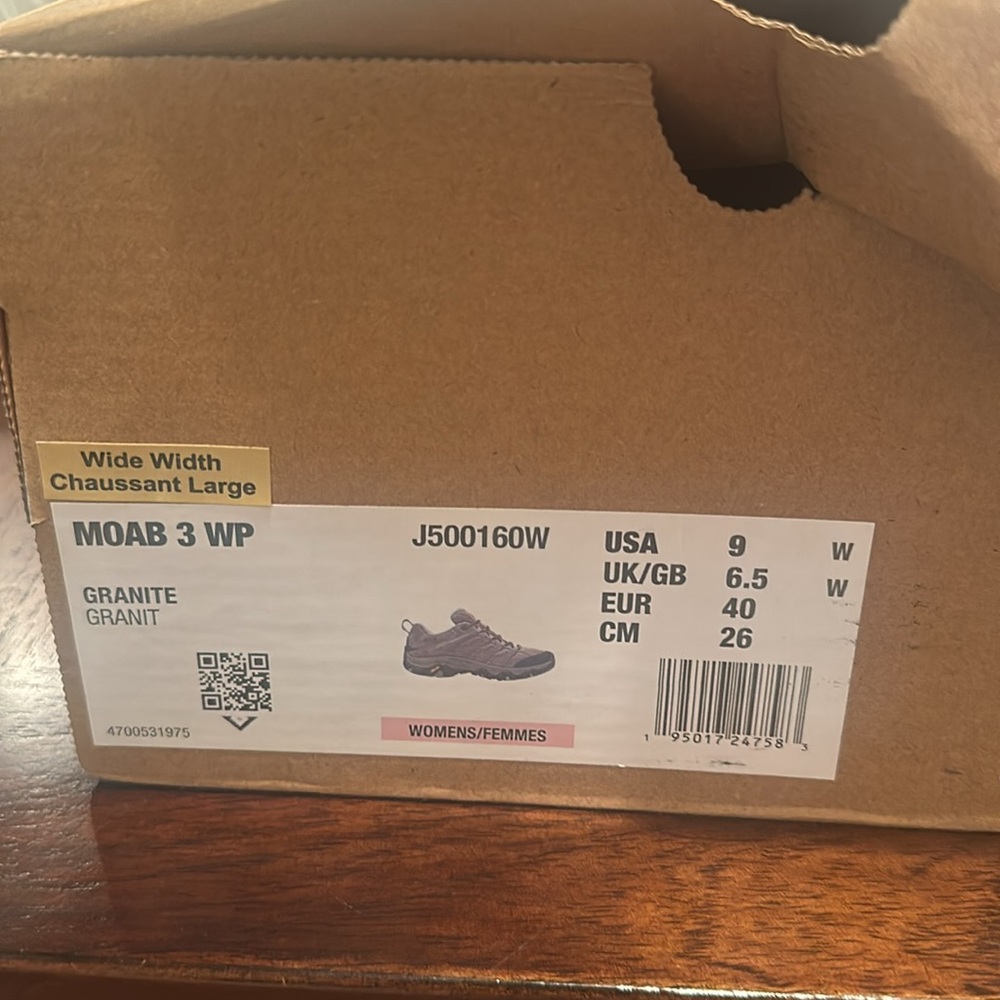 Merrill Hiking Shoes - Picture 4 of 4
